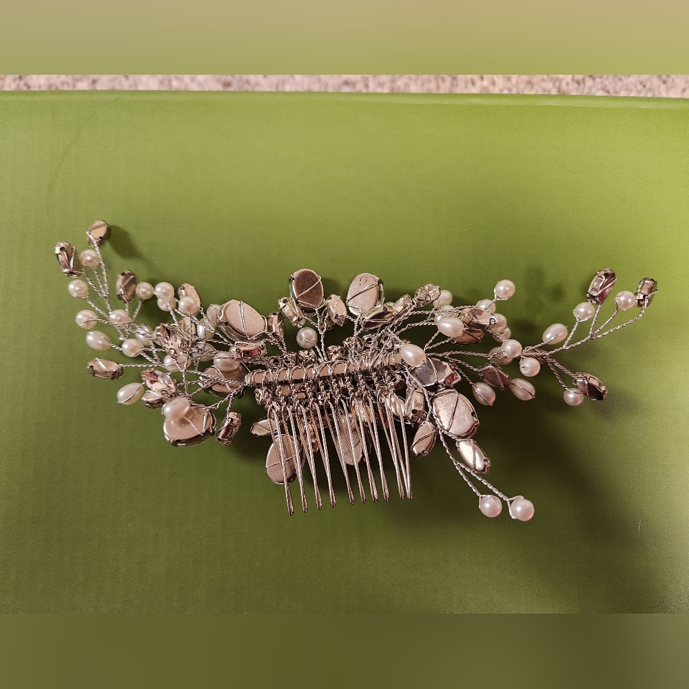 Bridal Hair Accessory - Picture 2 of 2